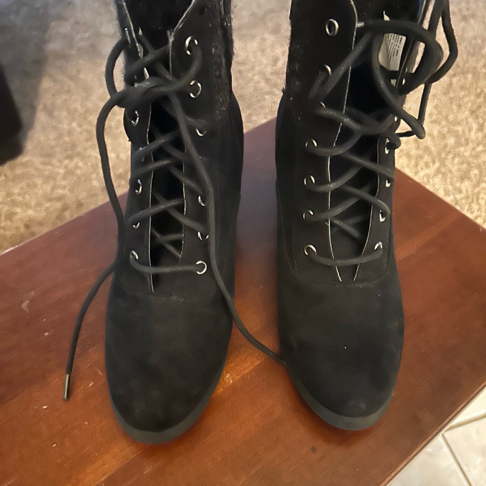 SO Black Lace-Up Women's Boots